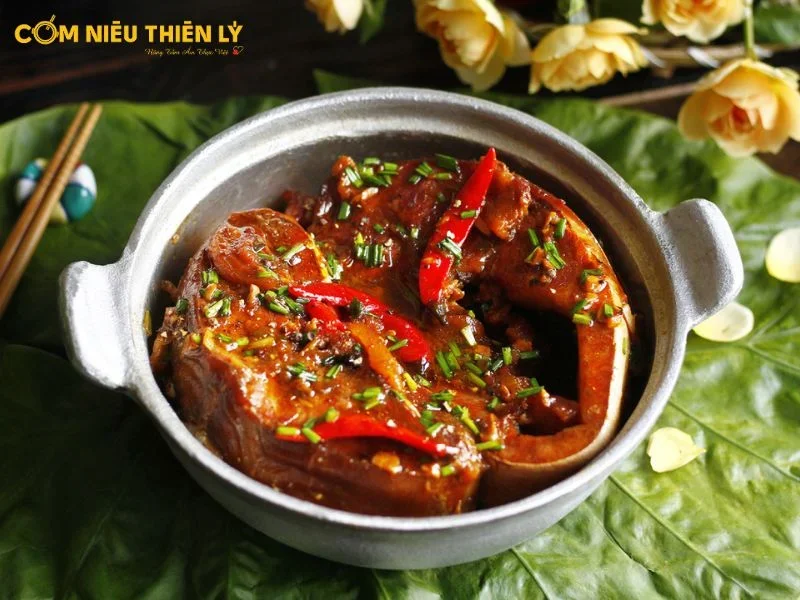 Cá kho tộ thấm gia vị, mà lại không ngán cho ngày tết