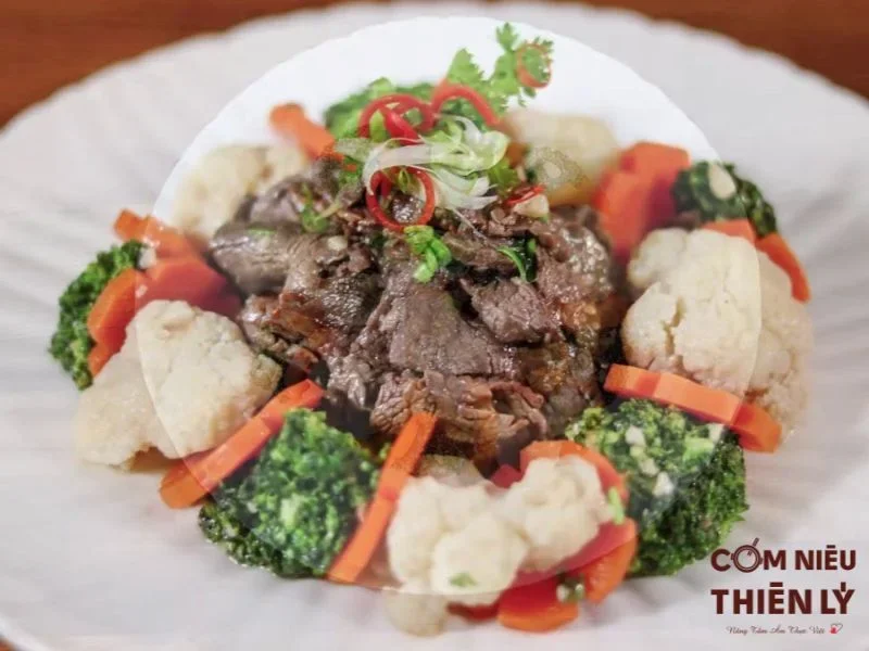 Đây là món ăn dễ làm, phù hợp để bổ sung vitamin và chất xơ cho cả gia đình