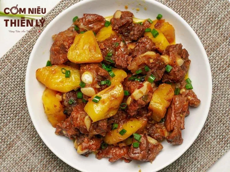 Sườn non mềm thơm, đậm vị tiêu không thể thiếu trong các món ăn mặn với cơm