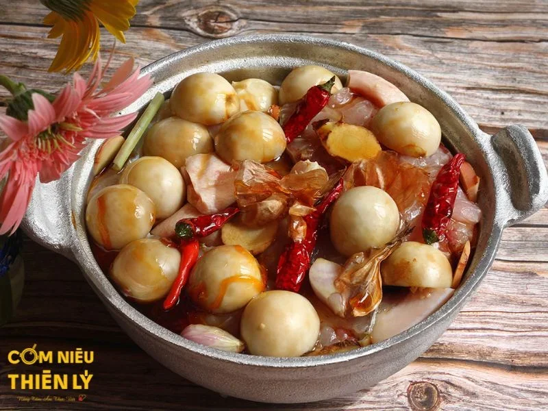 Salted eggplant is a familiar dish, easy to make, and pairs perfectly with rice.