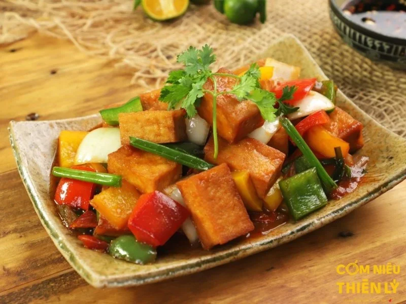 Tofu stir-fry with vegetables: light, nutritious, and rich in fiber