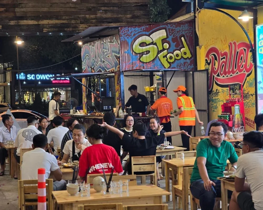 The Pallet - Binh Thanh family restaurant is delicious with spacious space