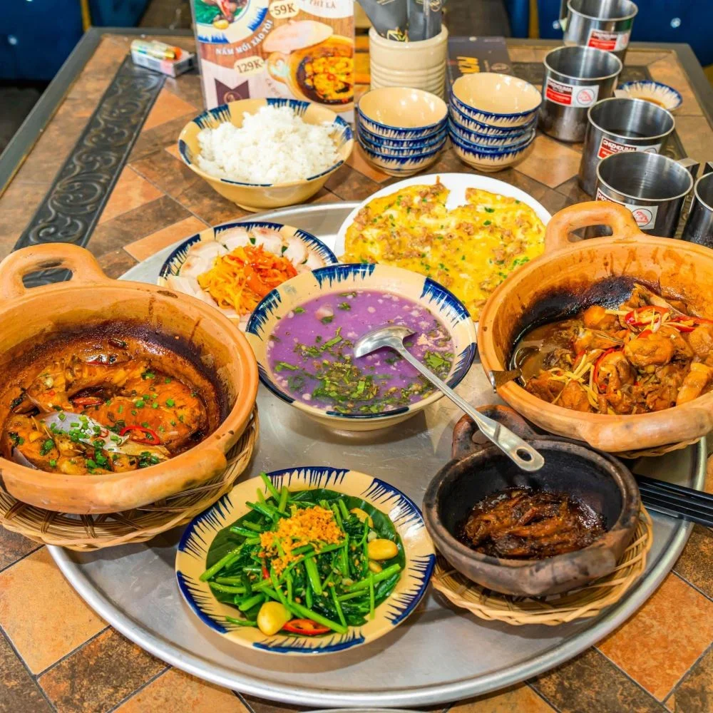 Cơm niêu của quán được nấu tỉ mỉ, thơm ngon