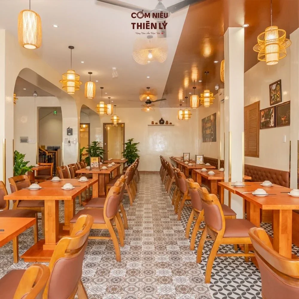 Không gian thiết kế hiện đại nhưng vẫn giữ được sự ấm cúng, gần gũi