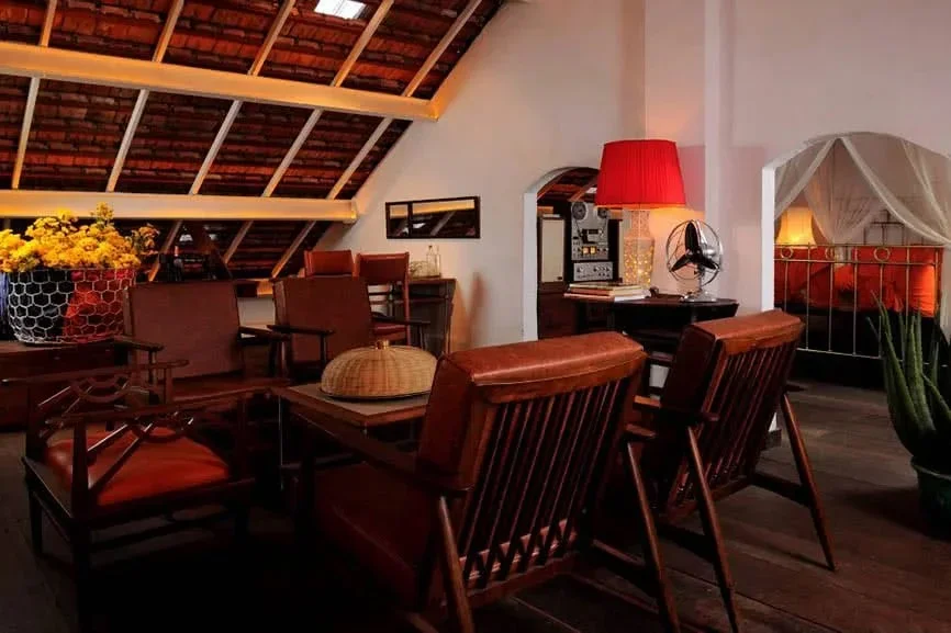 Cuc Gach Quan is where the warmth of family meals is preserved.